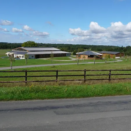 Domaine Equestre De La Chenaie アパート ソミュール